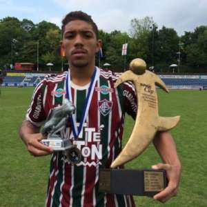 Fluminense diz não a PSV por oferta a Douglas, joia da base