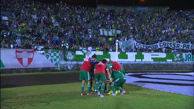 Gabriel Jesus mostrou que tem estrela ao marcar o gol da classificação do Verdão sobre o ASA, o seu primeiro como profissional