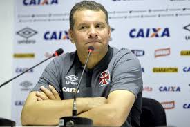 Roth festeja 'serenidade' trazida por vitória no Vasco antes de clássico com Flu