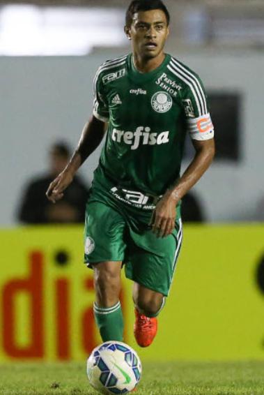 Após dar passe para o gol de Gabriel Jesus, Cleiton Xavier busca sequência como titular no Palmeiras