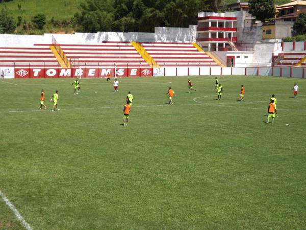 Tombense treina antes de viajar a Caxias do Sul 