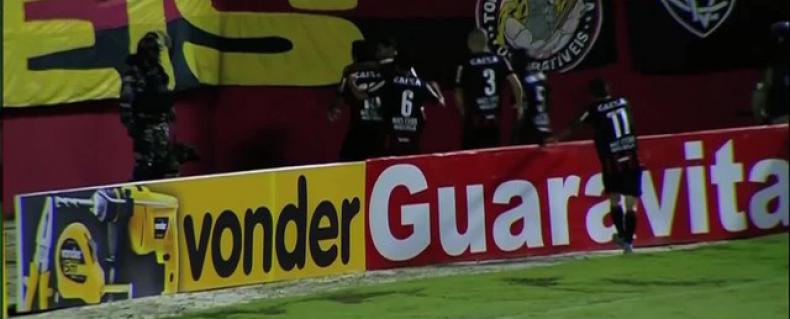 Vitória vence mais uma na Série B