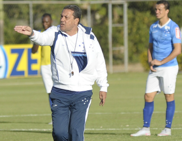 Luxemburgo comanda o treino da Raposa visando o Avaí
