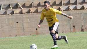 Série B: Joia do meio-campo, Douglas Moreira renova contrato com o Criciúma