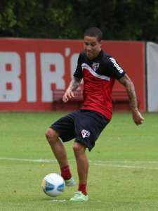 Bruno e Carlinhos devem voltar às laterais do São Paulo