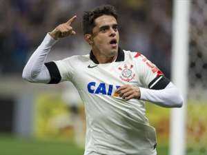 Fagner destaca efetividade do Corinthians: 'Não precisamos de 10 chances de gol'