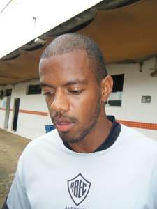 Ex-zagueiro do São Paulo, Luiz Paulo é detido por filmar por baixo da saia de adolescente