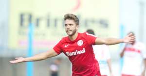 Italiano: Hellas Verona oficializa contratação do lateral Cláudio Winck