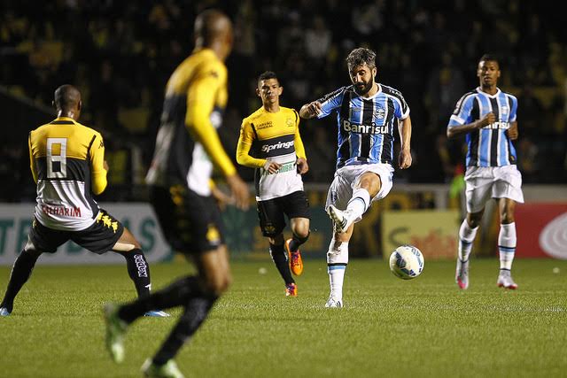 Criciúma lutou, mas não passou pelo Grêmio