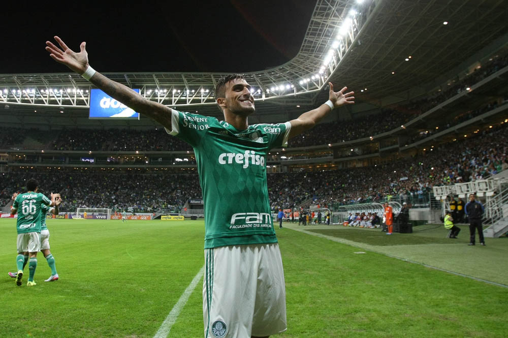 Rafael Marques é um dos jogadores que pode deixar o Palmeiras no fim do ano