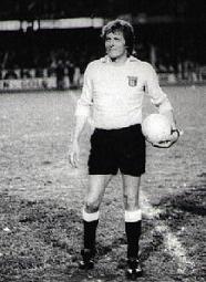 Árbitro Dulcídio Wanderley Boschilia chegava armado para apitar os jogos