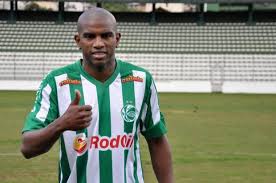 Santos sonda atacante Kayke e lateral-direito Hélder