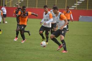 Série B: Vitória finalmente oficializa com zagueiro Kanu