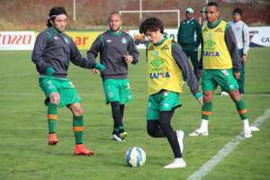 Chapecoense trabalha em dois períodos focando duelo contra o Flu pelo Brasileirão