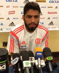 Wallace minimiza polêmica com torcida após comentário sobre Guerrero