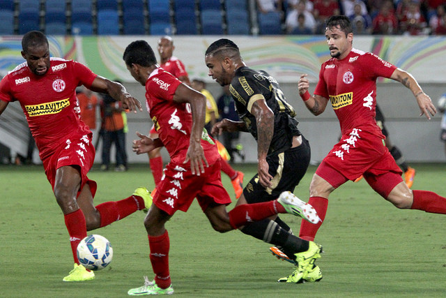 Vasco vence e avança às oitavas de final da Copa do Brasil 