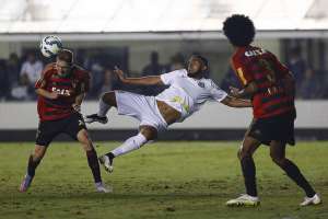 Copa do Brasil: Dorival exalta força do Santos na Vila e pede para time não 'sair' do estádio