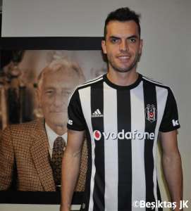Rhodolfo se despede do Grêmio e viaja à Turquia para ser apresentado ao Besiktas