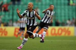 Série B: Ceará espera oficializar atacante Mazola, do Figueirense, nesta sexta-feira