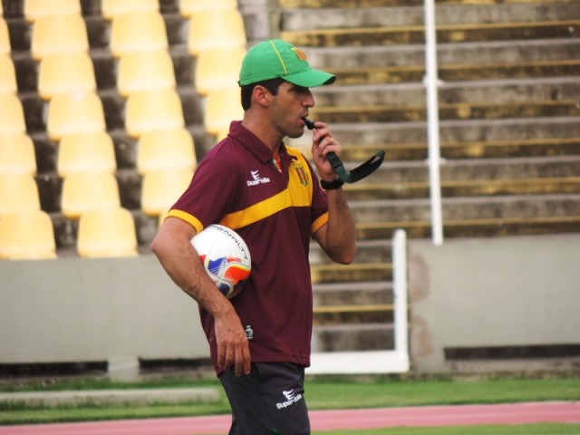 Léo Condé quer ver o Sampaio Corrêa encostando no G4 da Série B
