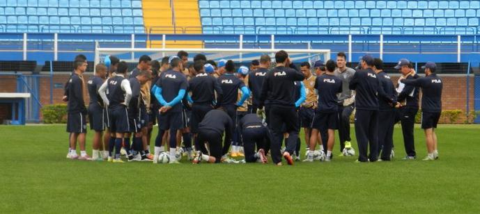 Avaí treina, mas Gilson mantém dúvida na lateral