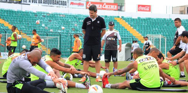 Argel Fucks completou um ano a frente do Figueirense e sabe da pedreira que terá em Minas Gerais