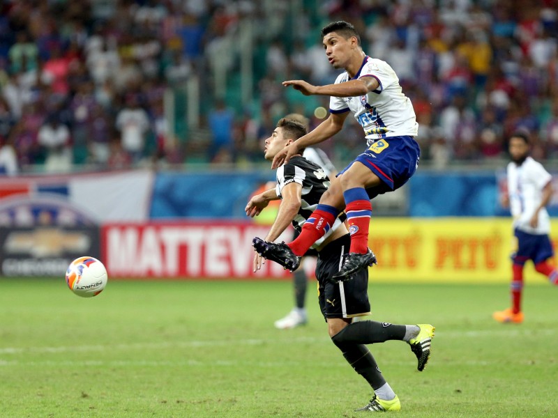 Em jogo valendo a liderança, baianos e cariocas fizeram jogo bastante equilibrado e movimentado que acabou empatado. - Foto: EC Bahia Oficial