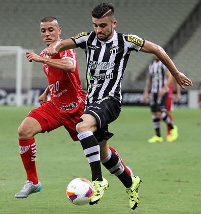 Ricardinho foi o melhor jogador do Ceará, que não vence há 12 jogos