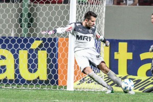Brasileirão: Victor renova contrato com o Atlético-MG até 2019