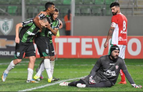 Coelho derrubou o Boa Esporte e junto o técnico Moacir Junior