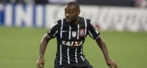 Tite e Vagner Love minimizam polêmica e negam desrespeito