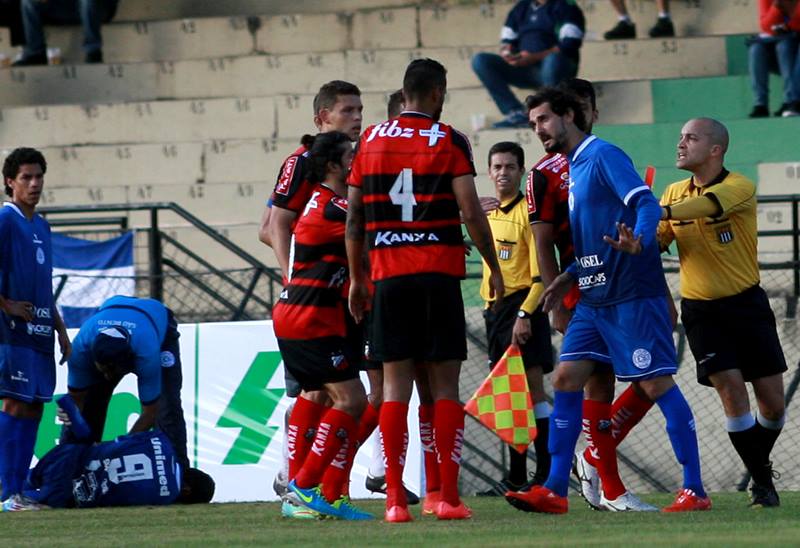 Jogadores apontam falhas do São Bento na derrota do último sábado