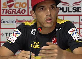 Francesco: equilíbrio ao meio-campo do Vila Nova-GO