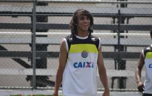 Série B: Paysandu surpreende e contrata meia Valdivia, que estava no Cruzeiro