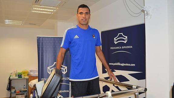 Jonathas foi apresentado na Real Sociedad nesta terça-feira