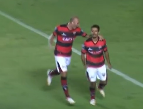Juninho marcou o gol da vitória rubronegra um minuto depois de entrar em campo