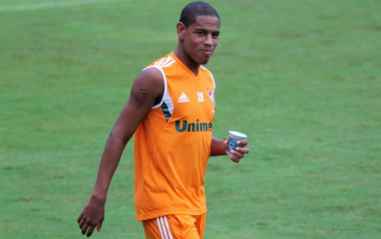 Recuperado, Robert treina no Fluminense ao lado do ídolo Ronaldinho 2 0002050100313 img