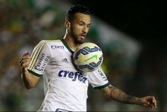 Leandro Pereira se destaca em treino de finalizações no Palmeiras 2 0002050100327 img