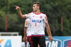 Flamengo pode perder zagueiro Bressan para Grêmio