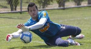 Palmeiras estaria interessado em goleiro Fábio para 2016, diz rádio