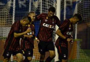 Polícia autua funcionários do Atlético-PR por esquema de desvio de materiais esportivos