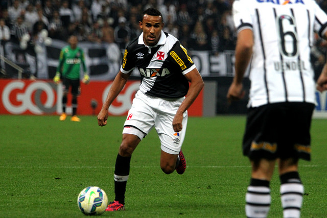 Corinthians 3 x 0 Vasco - Timão acorda no 2º tempo e segue na cola no líder 3 0002050100486 img