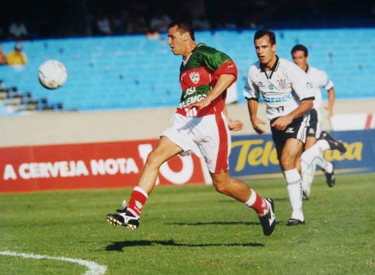 Alexandre foi um dos grandes camisas 10 da Portuguesa na década de 90