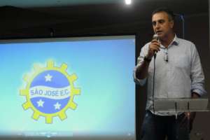 Grande Área divulga carta de José Oliveira após inusitada demissão no São José