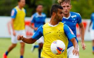 Luxemburgo muda time e testa Cruzeiro com três volantes