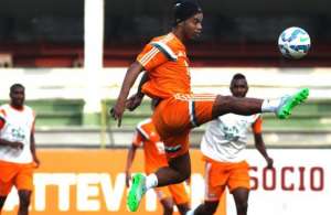 Fluminense confirma estreia de Ronaldinho Gaúcho contra o Grêmio neste sábado