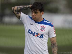 Lesão muscular de Fagner não preocupa Corinthians para clássico contra São Paulo