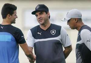 Série B: Em seu segundo treino, Ricardo Gomes indica mudança no meio de campo do Botafogo