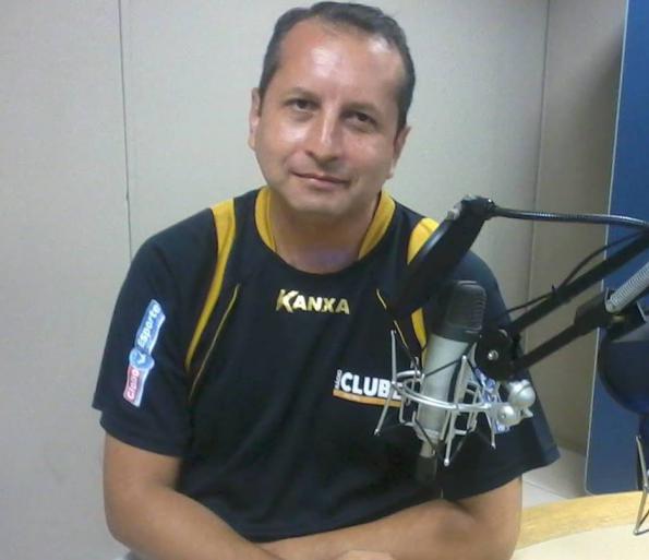 Adilson Brasil é um dos mais experientes profissionais da Rádio Clube de Belém-PA