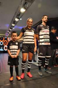 Torcedores se reunem para apresentação do novo uniforme do XV de Piracicaba